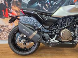 2019 HUSQVARNA VITPILEN 701 WHITE ARROW