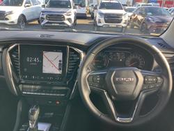 2024 Isuzu
MU-X LS-T