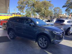 2024 Isuzu
MU-X LS-T