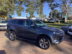 2024 Isuzu
MU-X LS-T