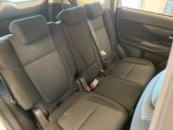 2021 MITSUBISHI
                OUTLANDER ES 7 SEAT AWD