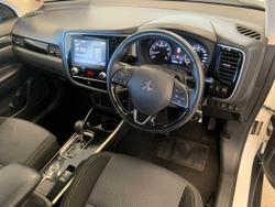 2021 MITSUBISHI
                OUTLANDER ES 7 SEAT AWD