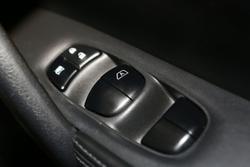 2021 Nissan
                X-TRAIL ST