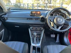 2014 Mazda
                2 Neo