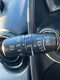 2014 Mazda
                2 Neo