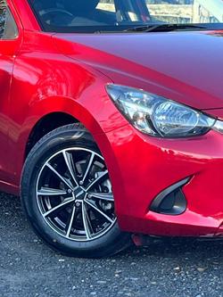 2014 Mazda
                2 Neo