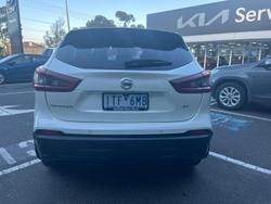 2021 Nissan
                QASHQAI ST