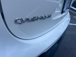 2021 Nissan
                QASHQAI ST
