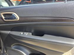 2013 Jeep Grand Cherokee Laredo WK MY14 4X4 Constant Brilliant Black