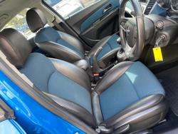 2013 Holden
                Cruze SRi