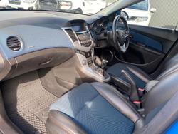 2013 Holden
                Cruze SRi