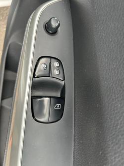 2018 Nissan
                Navara RX