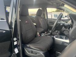 2020 Nissan
Navara ST-X