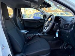 2025 Isuzu
D-MAX SX