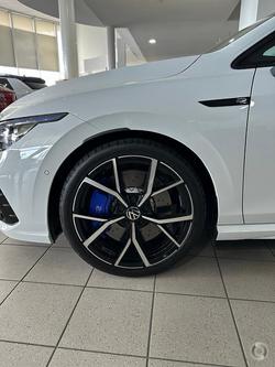 2024 Volkswagen
Golf R