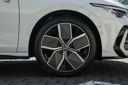 2025 Volkswagen
Golf 110TSI R-Line