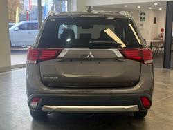 2017 Mitsubishi
Outlander Exceed
