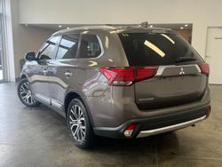 2017 Mitsubishi
Outlander Exceed