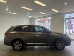 2017 Mitsubishi
Outlander Exceed