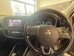 2017 Mitsubishi
Outlander Exceed