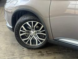2017 Mitsubishi
Outlander Exceed