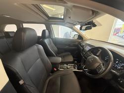 2017 Mitsubishi
Outlander Exceed