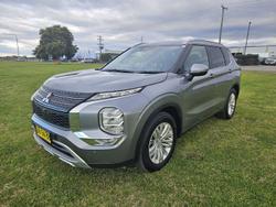 2023 Mitsubishi
Outlander LS