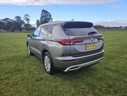 2023 Mitsubishi
Outlander LS