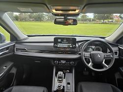 2023 Mitsubishi
Outlander LS