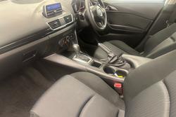 2015 Mazda
                3 Neo