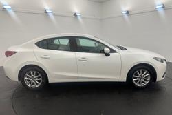 2015 Mazda
                3 Neo
