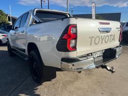 2020 Toyota
                Hilux SR5