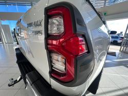 2020 Toyota
                Hilux SR5