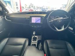 2020 Toyota
                Hilux SR5