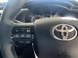 2020 Toyota
                Hilux SR5