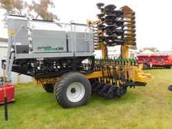 0 SERAFIN PASTURE KING 6M DOUBLE DISC SEEDER NEW YELLOW