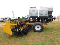 0 SERAFIN PASTURE KING 6M DOUBLE DISC SEEDER NEW YELLOW