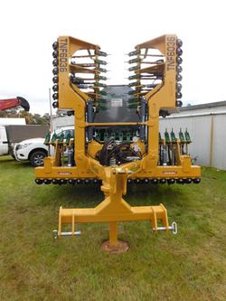 0 SERAFIN PASTURE KING 6M DOUBLE DISC SEEDER NEW YELLOW