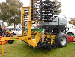 0 SERAFIN PASTURE KING 6M DOUBLE DISC SEEDER NEW YELLOW