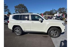 2025 Toyota
                Landcruiser VX
