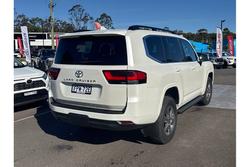 2025 Toyota
                Landcruiser VX