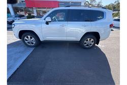 2025 Toyota
                Landcruiser VX