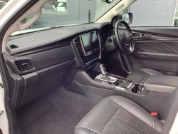 2023 Isuzu
MU-X LS-T