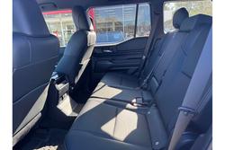 2025 Toyota
Landcruiser Prado GXL