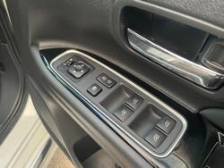 2019 Mitsubishi
Outlander PHEV ES