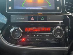 2019 Mitsubishi
Outlander PHEV ES