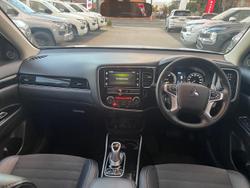 2019 Mitsubishi
Outlander PHEV ES