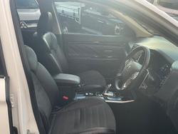 2019 Mitsubishi
Outlander PHEV ES