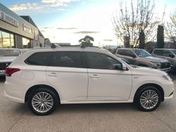 2019 Mitsubishi
Outlander PHEV ES
