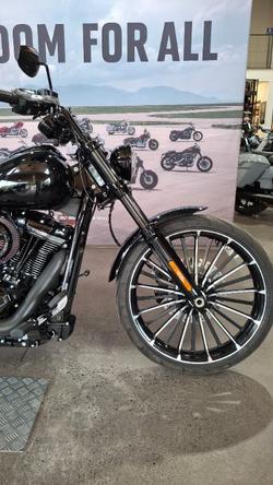 2025 Harley-davidson FXBR BREAKOUT (117) Vivid Black